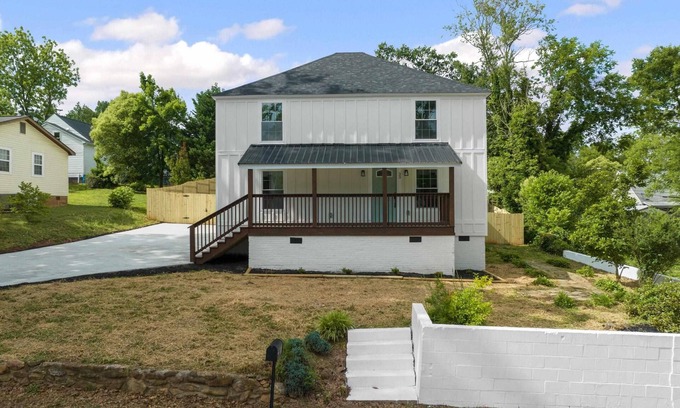 Dunean Casa | 5BR 4B Huge Space with Game Barn