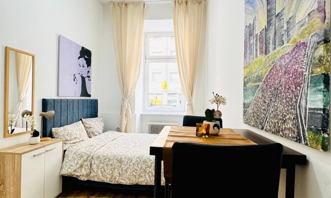 Margareten Apartamento | 5BR Apt. Only 10-Min Walk to Matzleinsdorfer Platz
