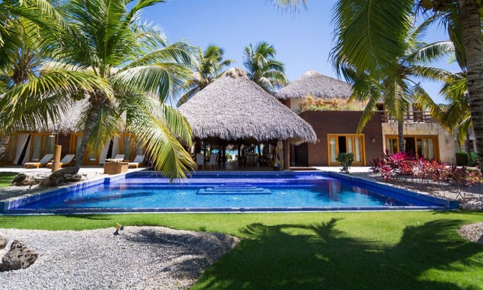 Punta Cana Villa | VILLA DE 5BR BALI-STYLE GOLF FRONT VILLA EN PUNTA ESPADA CON 2 Criadas y 2 COCHES / GOLF CARTS