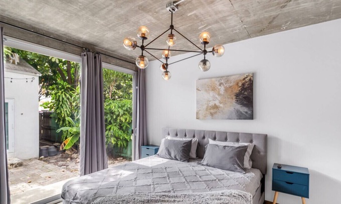 The Roads Casa | 5BR Brickell Bungalow | BBQ |Free Parking|Pet Friendly