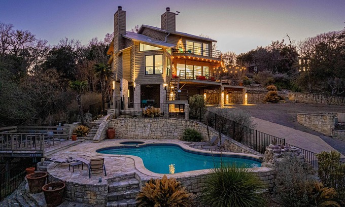 Spicewood Casa | 5br Home w/ Pool and a View!