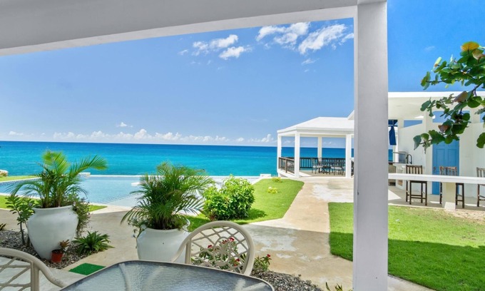 Whitehouse Villa | 5BR Oceanfront Villa w/ Staff-WV