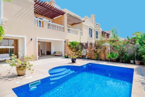 Al Hamra Village Casa | 5br Vacation Villa with Private Pool