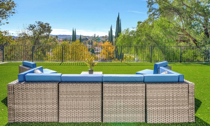 Woodland Hills Casa | 5BR w/ Hot Tub, Fire Pit, Views & 2 King Beds