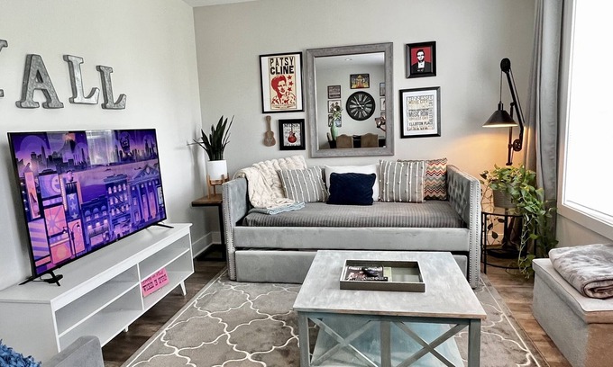 Nashville Condominio | 5miles to Downtown-King bed & 2 twins,Elevator,pet friendly
