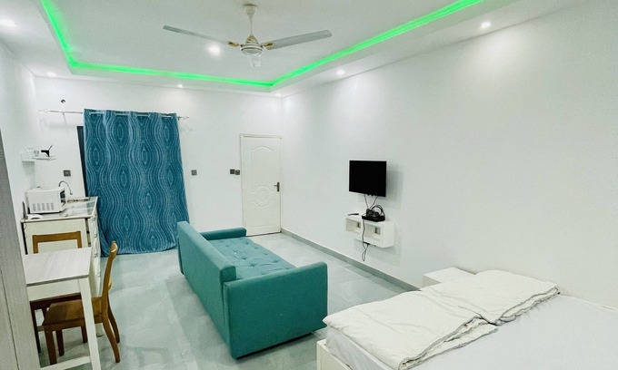 Serrekunda Apartamento | 5minutes drive to the beaches near by an 4minutes drive to senegambia