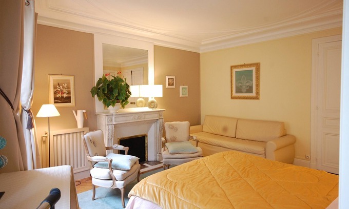 8th Arrondissement Apartamento | Precioso apartamento de 02 dormitorios cerca de la avenida de los Campos Elíseos