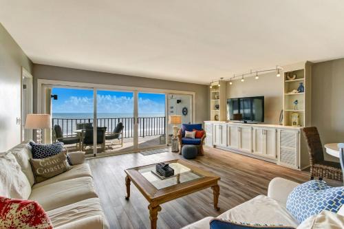 Fernandina Beach Casa | 5th Floor 3 Bed 2 Bath Oceanfront condo sleeps 6 renovated Oceanfront balcony & pool