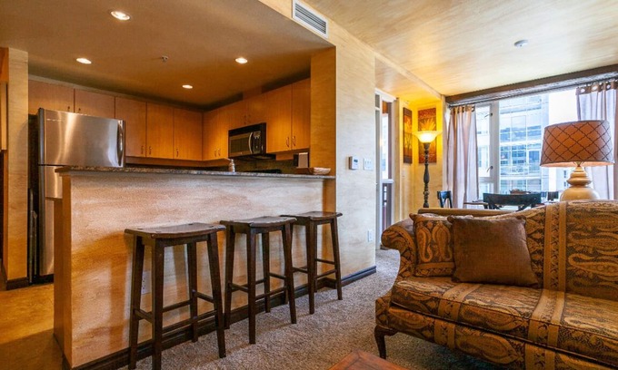 Downtown San Diego Condominio | Este piso de inspiración italiana te hace sentir como si estuvieras en Italia.