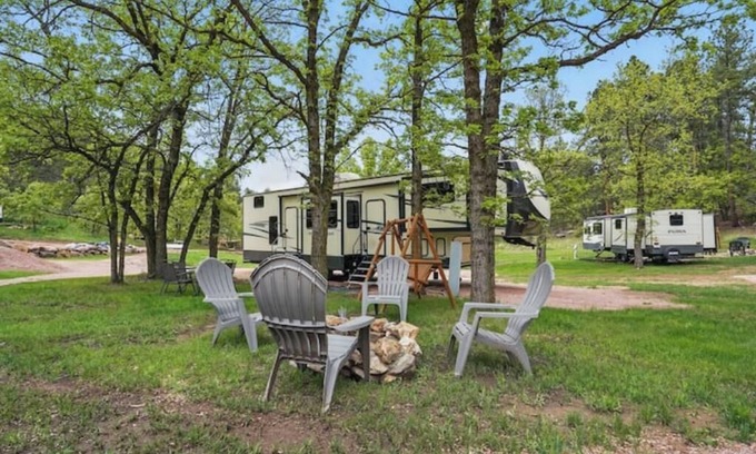 Hermosa Casa | 5th Wheel Camper By Mt Rushmore