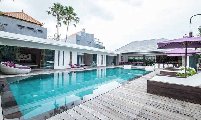 Kerobokan Villa | 6 +1 BR Spacious Villa for 18 person Gazebo and Pool SEMINYAK