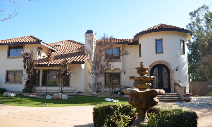 Claremont Casa | 6 Bed 8 Bath estate in Claremont with fitness room/sauna, basketball, tennis