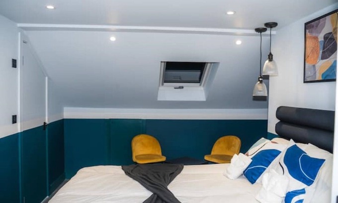 St. Ann's Casa | 6 Bed Comfy Modern Stay London (N15)