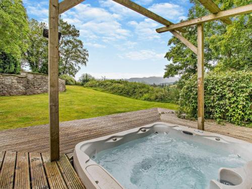 Brecon Casa | 6 Bed in Brecon BN171
