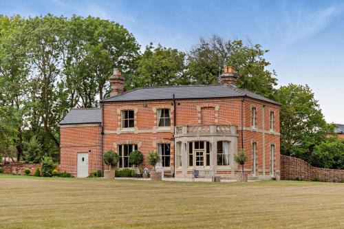 Cowlinge Casa | 6 Bed in Cowlinge oc-b32762