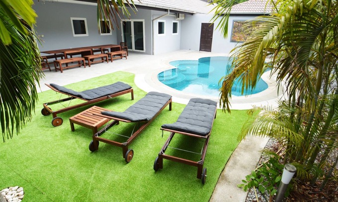 Jomtien Apartamento | Villa de 6 dormitorios con piscina privada a 300m de la playa.