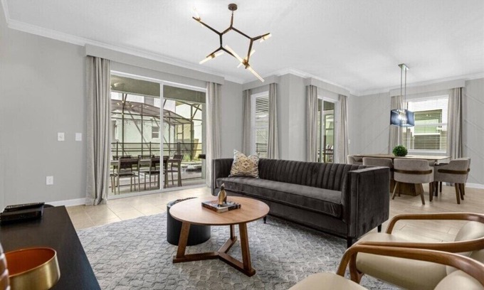 Campbell Casa | 6 Bedroom/5 Bathroom Storey Lake (4371 RS)