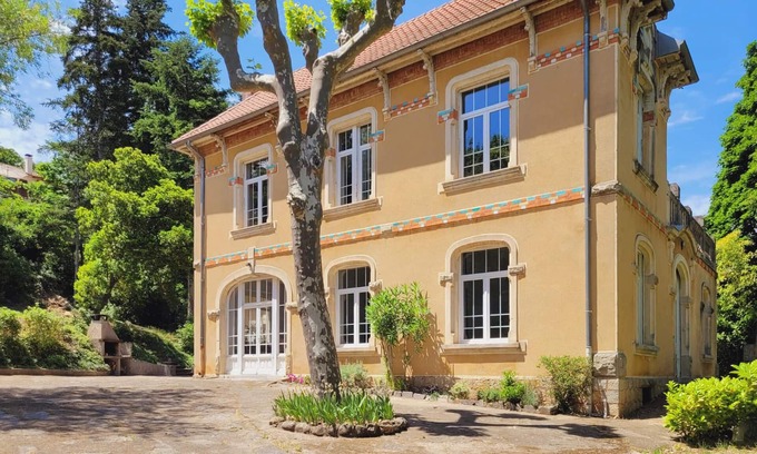 Bedarieux (ornac) Casa | Alojamiento de 6 habitaciones en Lamalou-les-Bains