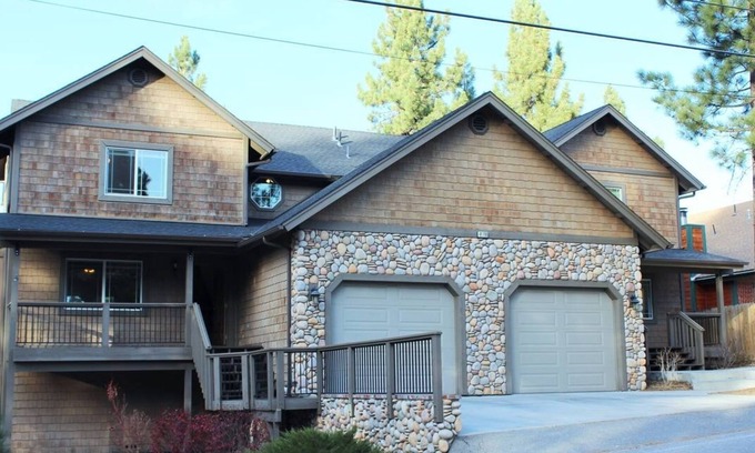 Summit Estates Condominio | 6 bedroom accommodation in Big Bear Lake