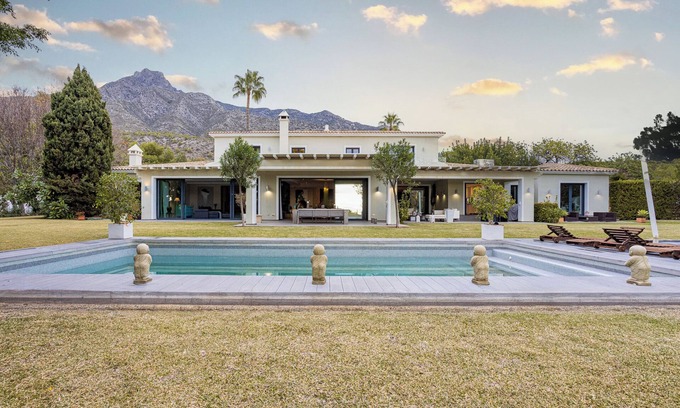 Marbella Villa | 6 Bedroom Rental Villa - Marbella Hill Club