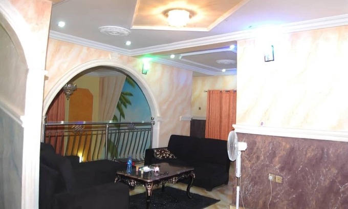 Benin City Casa | 6 Bedroom Serviced Apartments In House in Benin