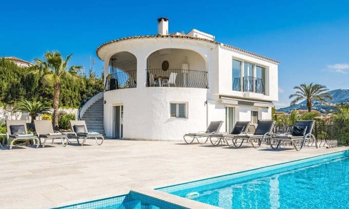 La Sabatera Villa | Villa de 6 dormitorios a minutos de la playa de Moraira. Piscina climatizada, vista al mar.