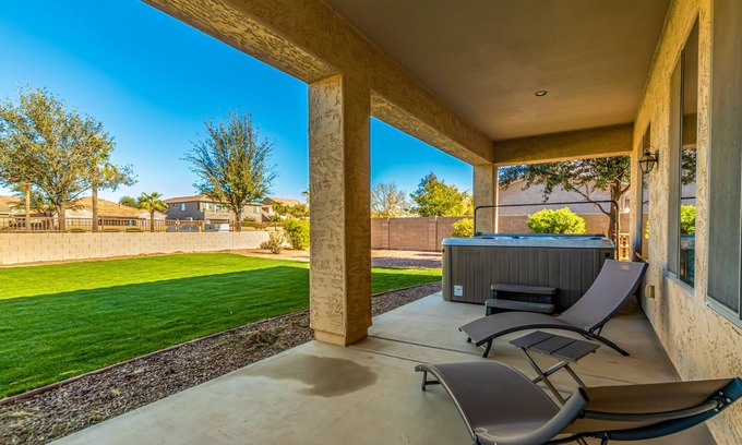Queen Creek Casa | ❤️ 6 BEDROOMS, 5000sf, ARCADE, NEW JETTED SPA - SLEEPS 25 ❤️