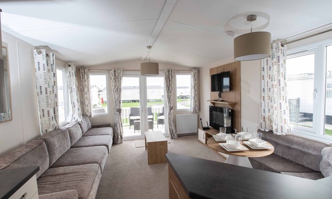 Chapel Saint Leonards Casa | 6 Berth-Caravan-Private Bathroom