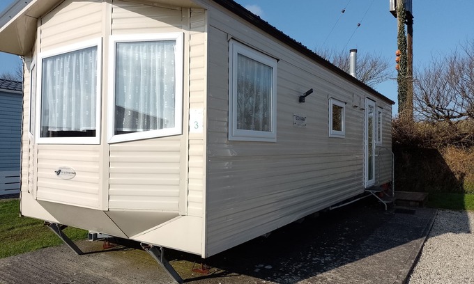 Bude Casa | 6 literas Caravana estática, 2 dormitorios en un hermoso sitio en Bude, North Cornwall.