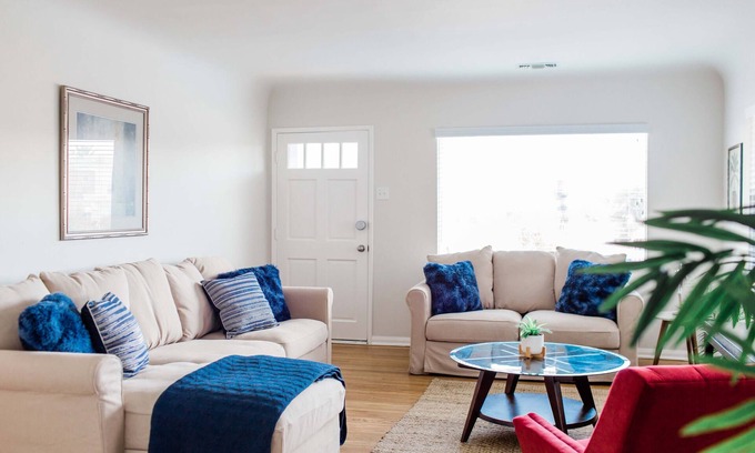 Coastal San Pedro Casa | 6 BR - AC - Close to Beach