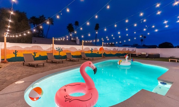 Glendale Casa | 6 Br Paradise! Heated Pool~Arcade Room~Pool Table