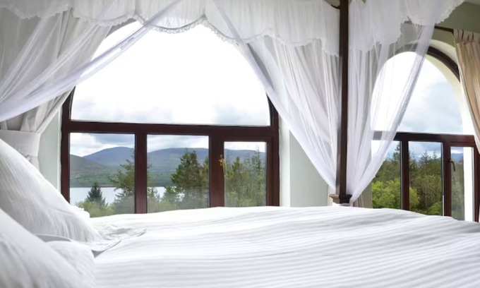 Blackwater Bridge Casa | 6 Ensuite Bedrooms-sleeps 12-garden-sea & Mtn View