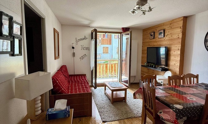 Albiez-le-Vieux Apartamento | 6 guests Albiez-Montrond apt, fully equipped, ski-in/ski-out, summer & winter