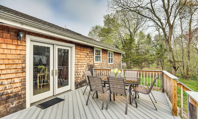 Adamsville Casa | 6 Mi to Beach: Family Home in Little Compton!