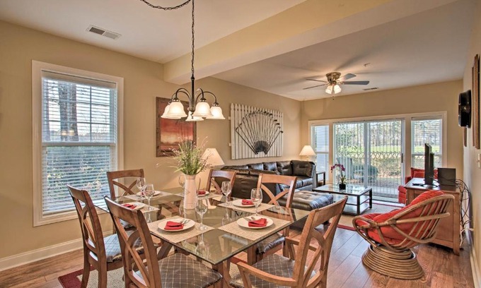 Carolina Forest Apartamento | 6 Mi to Boardwalk Condo with Pool in Myrtle Beach