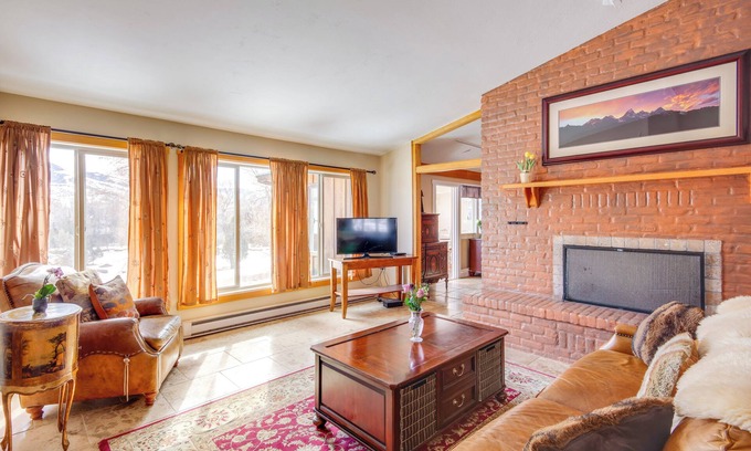 Emigrant Villa | 6 Mi to Chico Hot Springs: Villa w/ River Access