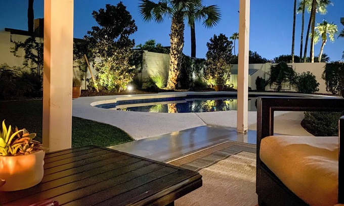 Paradise Valley Village Cabaña | 6 Mi to Lookout Mountain: Scottsdale Home w/ Grill