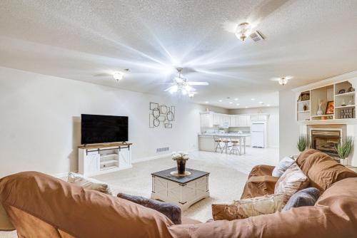 Lima Apartamento | 6 Mi to Town Peaceful Lima Home!