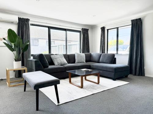 Burnside Casa | 6 min to Airport Burnside Full house with big yard