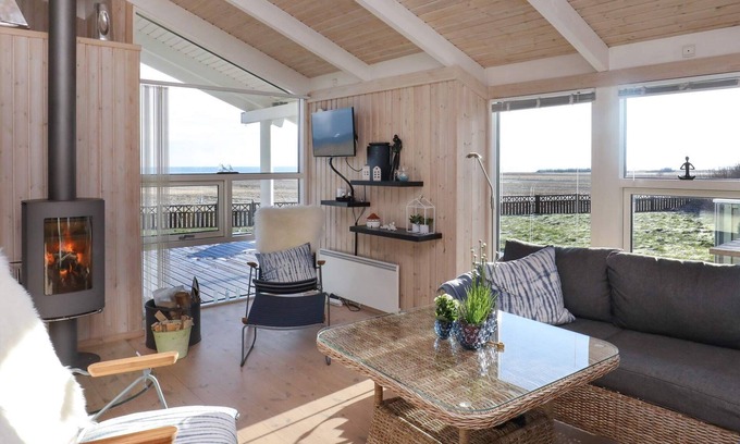 Frederikshavn Casa | Moderna casa de vacaciones con terraza en Jutlandia