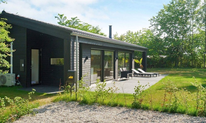 Smidstrup Strand Casa | 6 person holiday home in Gilleleje