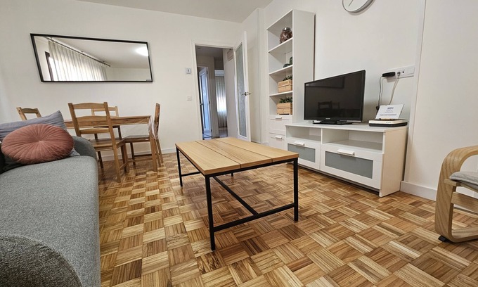 Las Campas y San Claudio Apartamento | 619A Moderno y acogedor apartamento
