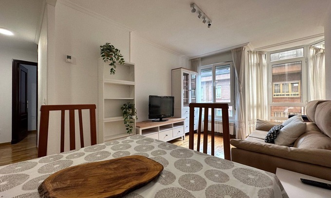 La Corredoria y Ventanielles Apartamento | 632A Bonito apartamento en Oviedo