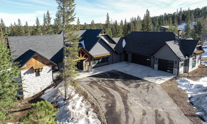 Lead Cabina | 6400+ Sq. Ft. Beautiful New Lodge in Powder House Pass w/ Comm. Pool Access!