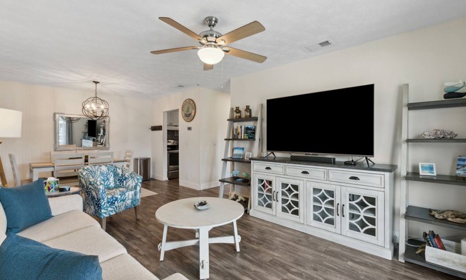 Fernandina Beach Condominio | 6408 Fernandina Shores - Pool. Quick Walk to Beach & Dining