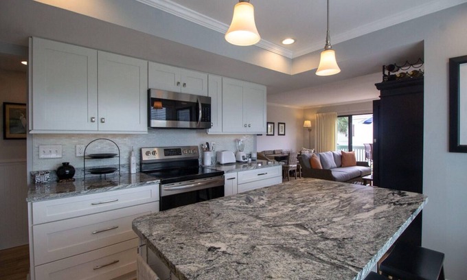 Saint Helena Island Condominio | 665 New Haven - New to VRBO! Resort Access Included!