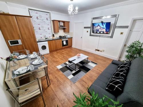 Morley Casa | *6B7R* Setup for your most relaxed & amazing stay + Free Parking + Free Fast WiFi*