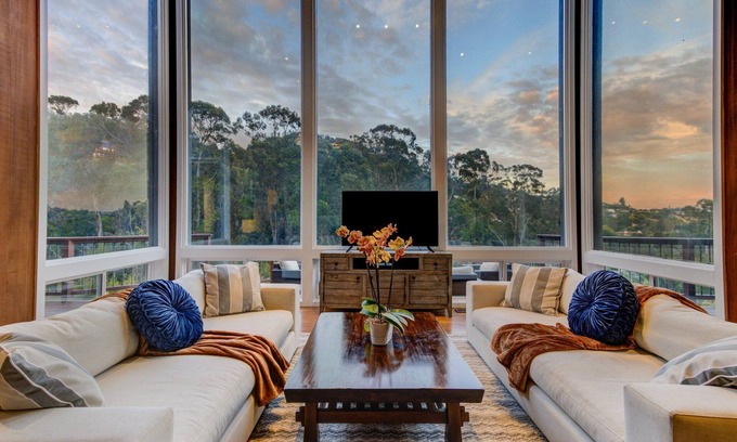 Country Club Casa | 6BD/4BA Hilltop Home w/Hot Tub, Billiards & Views!