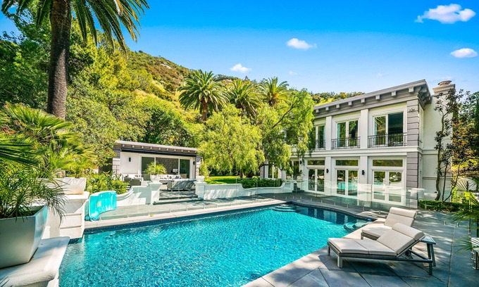 Beverly Hills Casa | 6bd/6.5ba Newly Renovated Estate - Beverly Hills