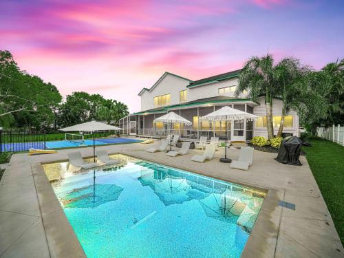 Sebring Casa | 6BR Lakefront Home w Pool Pickleball More